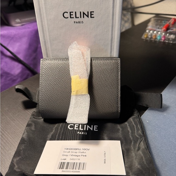 CELINE Small Strap Wallet Essentials Grained Calfskin Grey/ Vintage Pink BNIB - Picture 4 of 5
